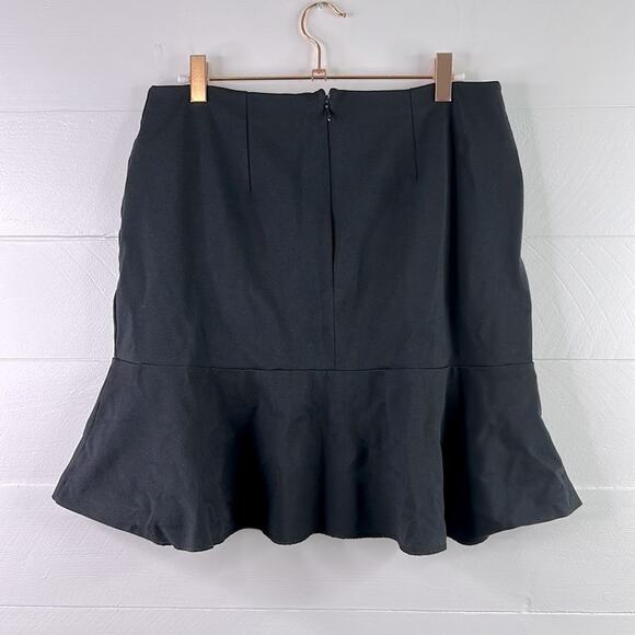 BANANA REPUBLIC Black Stretchy Soft Mini Ruffle Skater Skirt Size 6 Petite - Picture 2 of 9